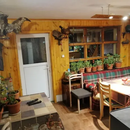 за гости шейтанови * Trŭn