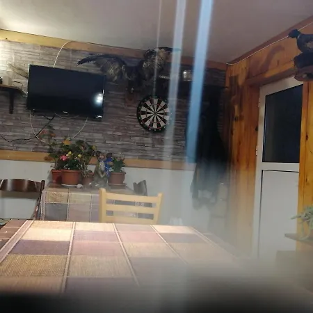 за гости шейтанови Séjour à la campagne Trŭn