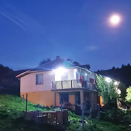 за гости шейтанови * Trŭn