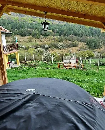 за гости шейтанови Trŭn